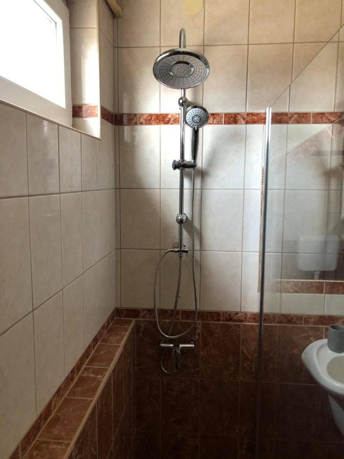 Adel Apartman Sarvar Exterior photo