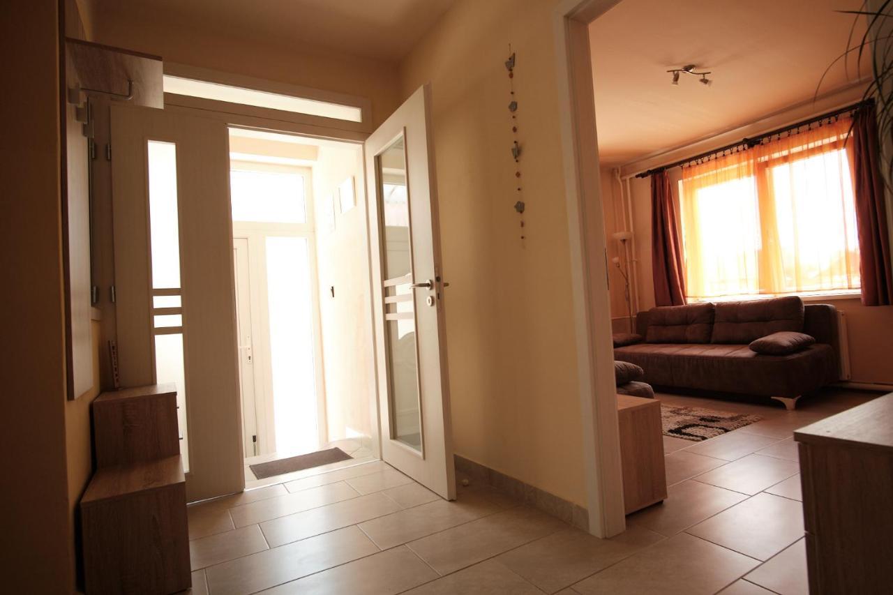 Adel Apartman Sarvar Exterior photo